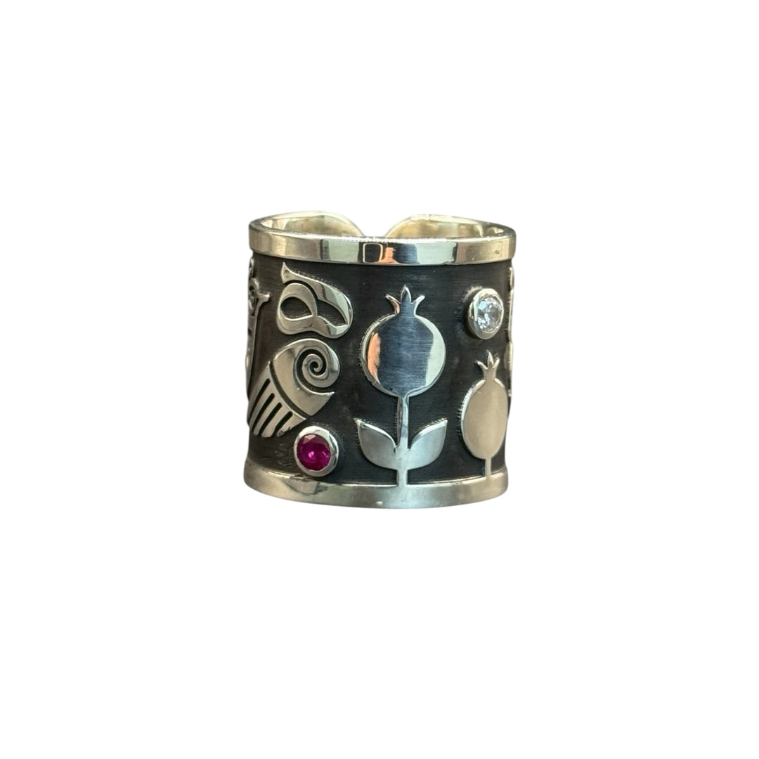silver ring with stone