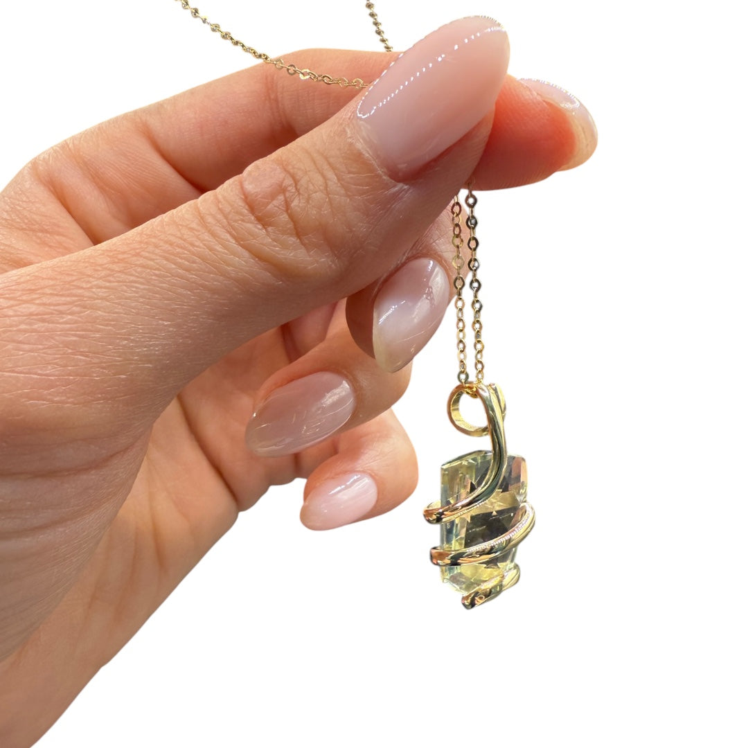 gold pendant with lemon quartz