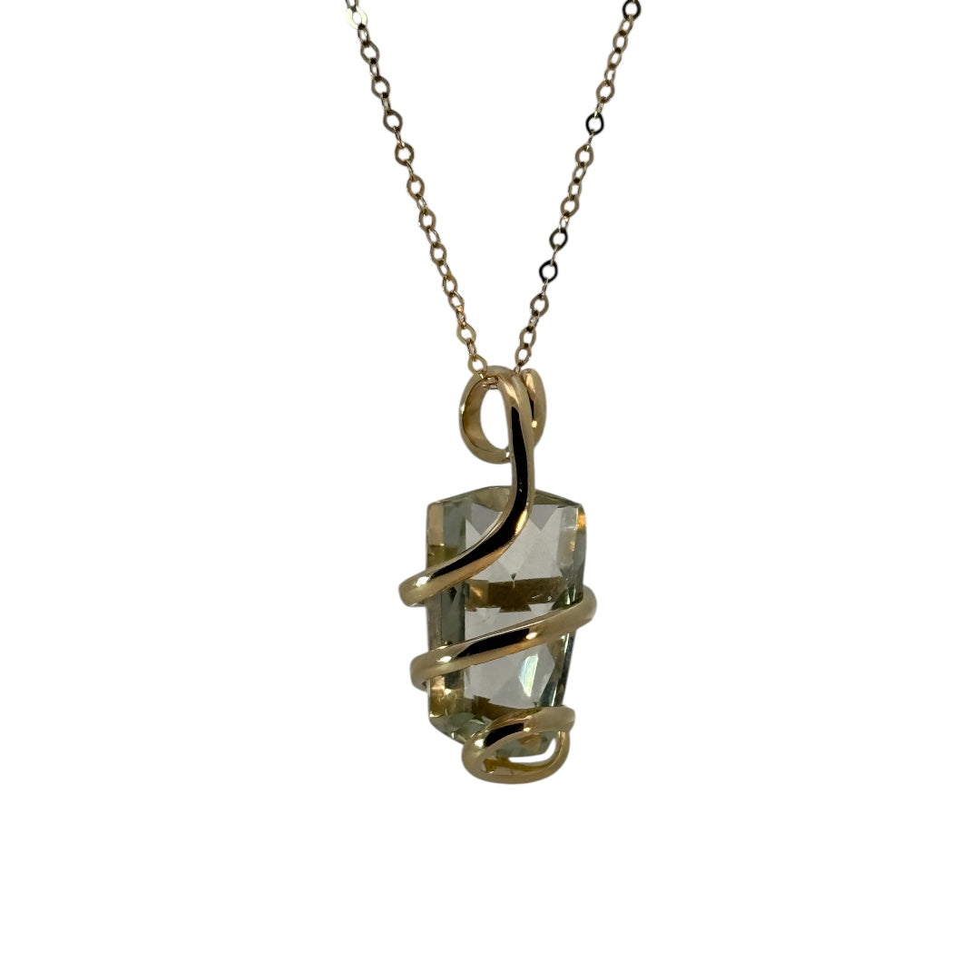 gold pendant with lemon quartz