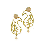 Load image into Gallery viewer, gold earrings with pearl

