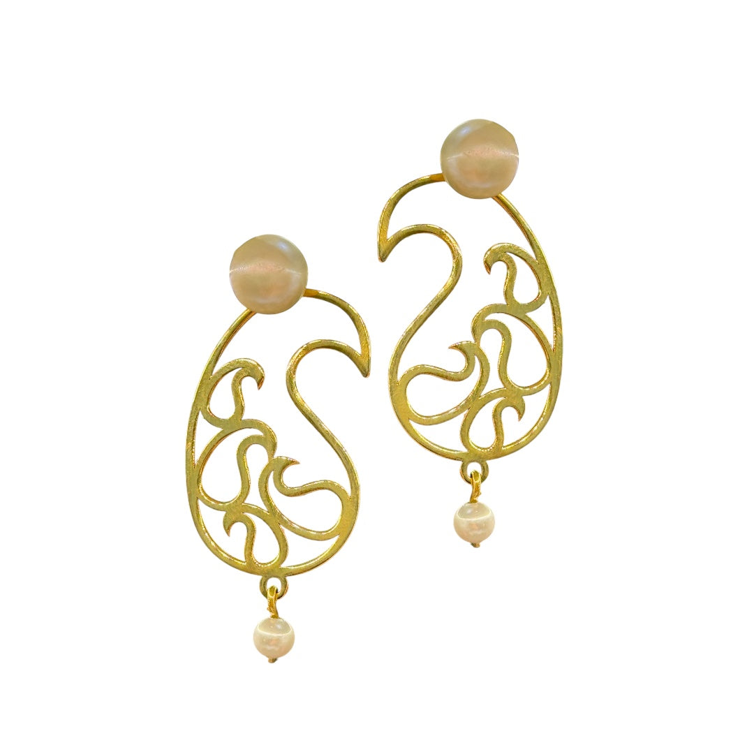 gold earrings with pearl